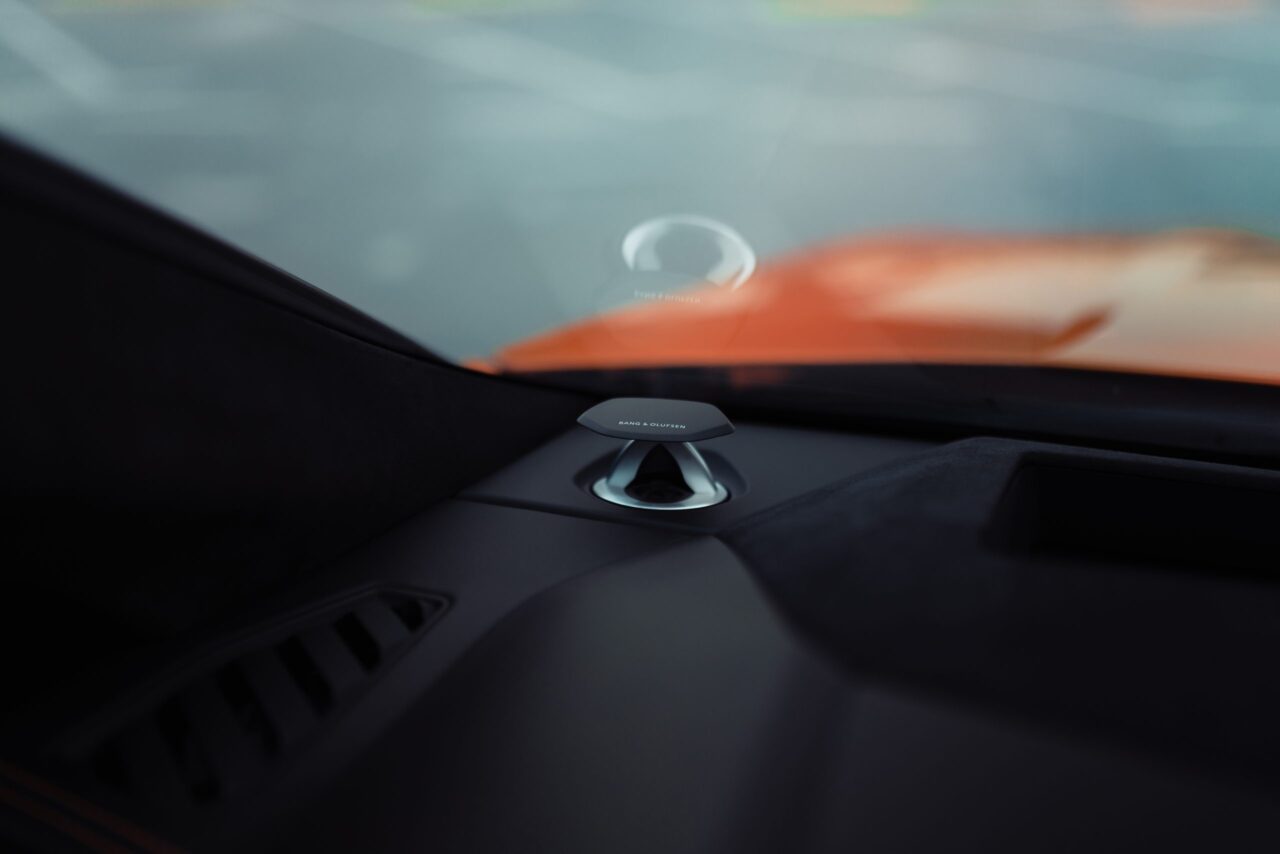 Lamborghini Urus Orange