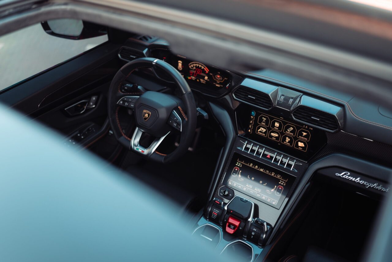 Lamborghini Urus Orange