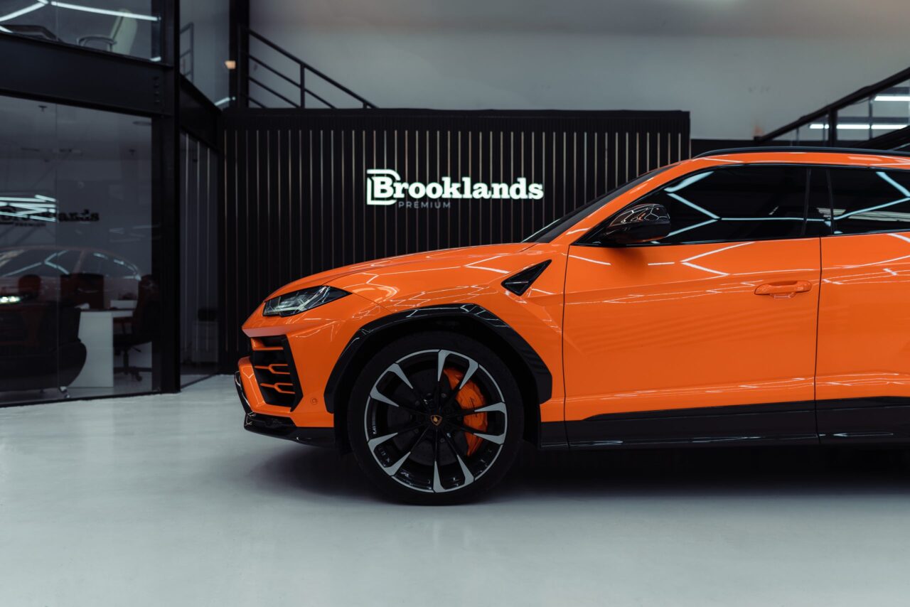 Lamborghini Urus Orange