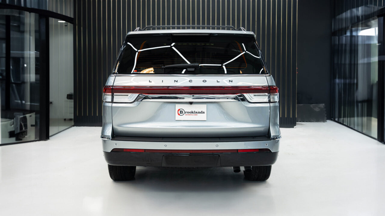 Lincoln Navigator Grey