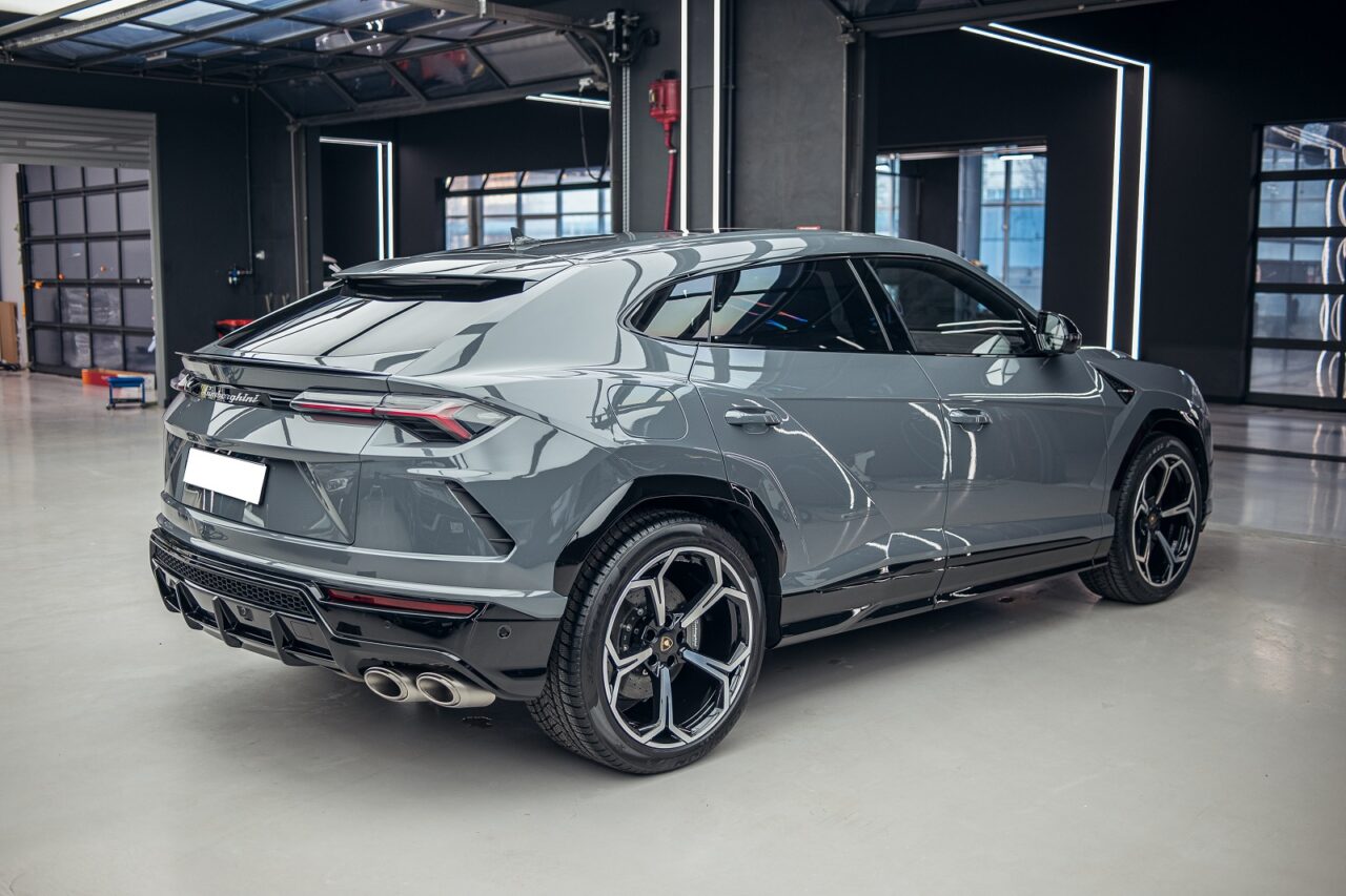 Lamborghini Urus Grey