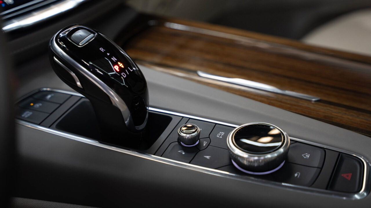 Cadillac Escalade Black M