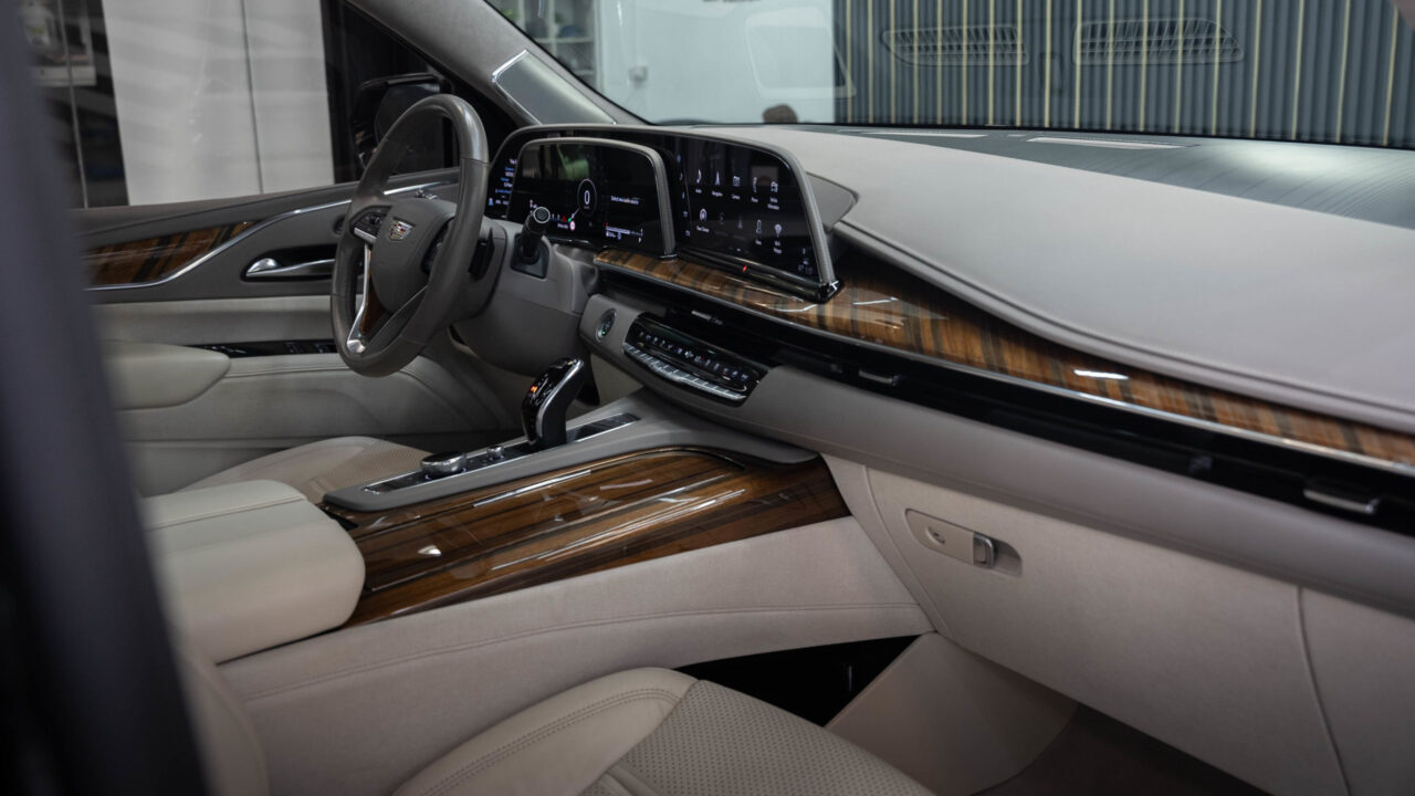 Cadillac Escalade Black M