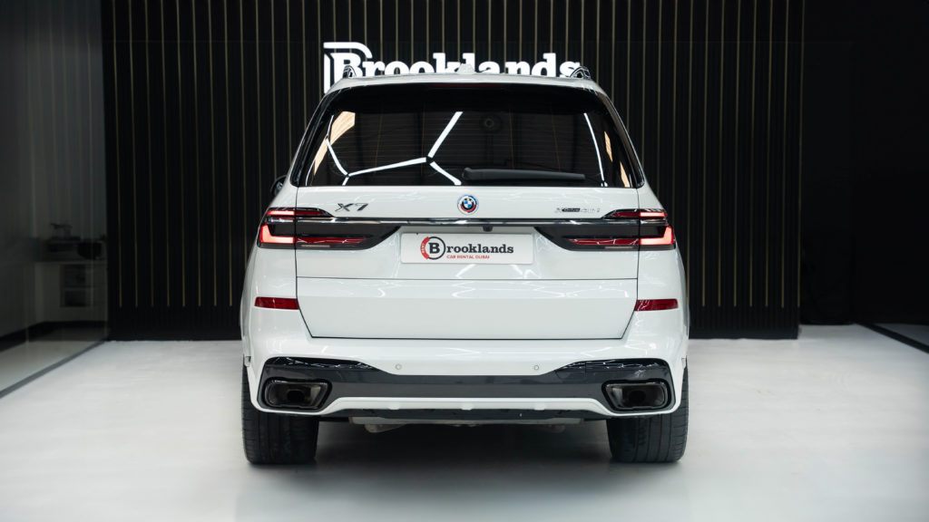 BMW X7 White Restyling