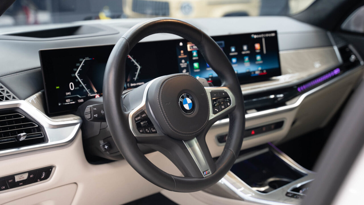 BMW X7 White Restyling