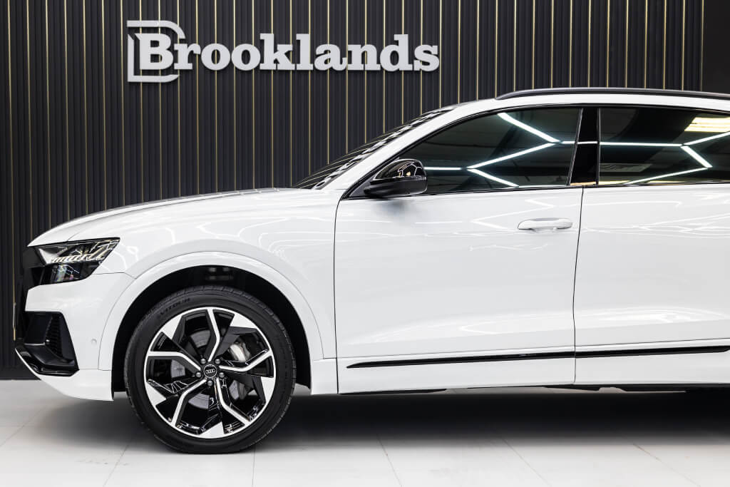 Audi Q8 White