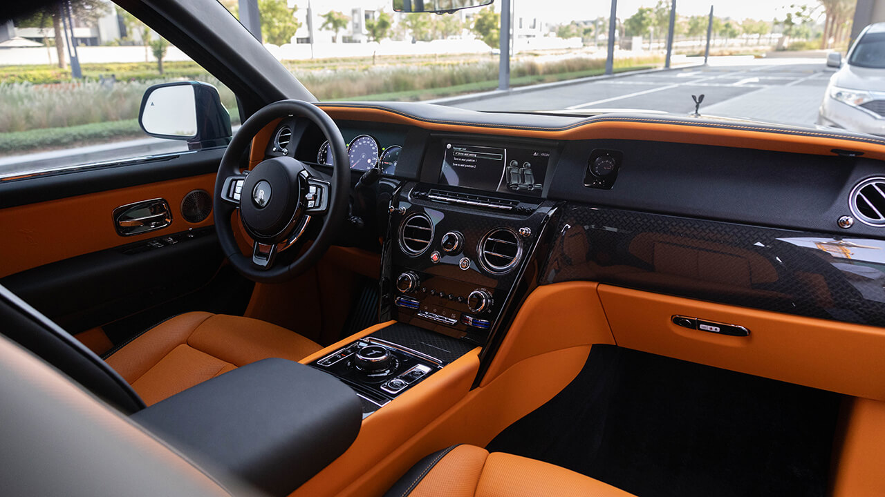 Rolls Royce Cullinan Black