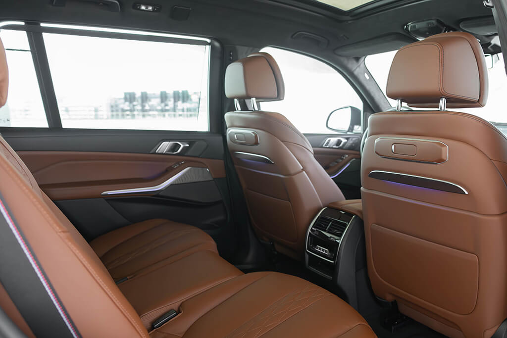 BMW X7 Restyling Dark Blue