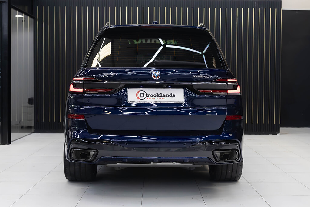 BMW X7 Restyling Dark Blue