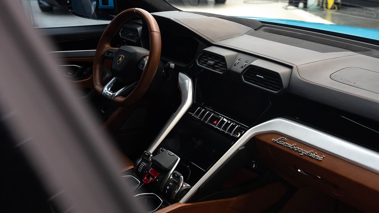 Lamborghini Urus Blue