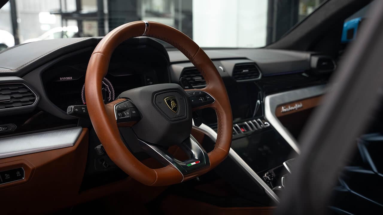 Lamborghini Urus Blue