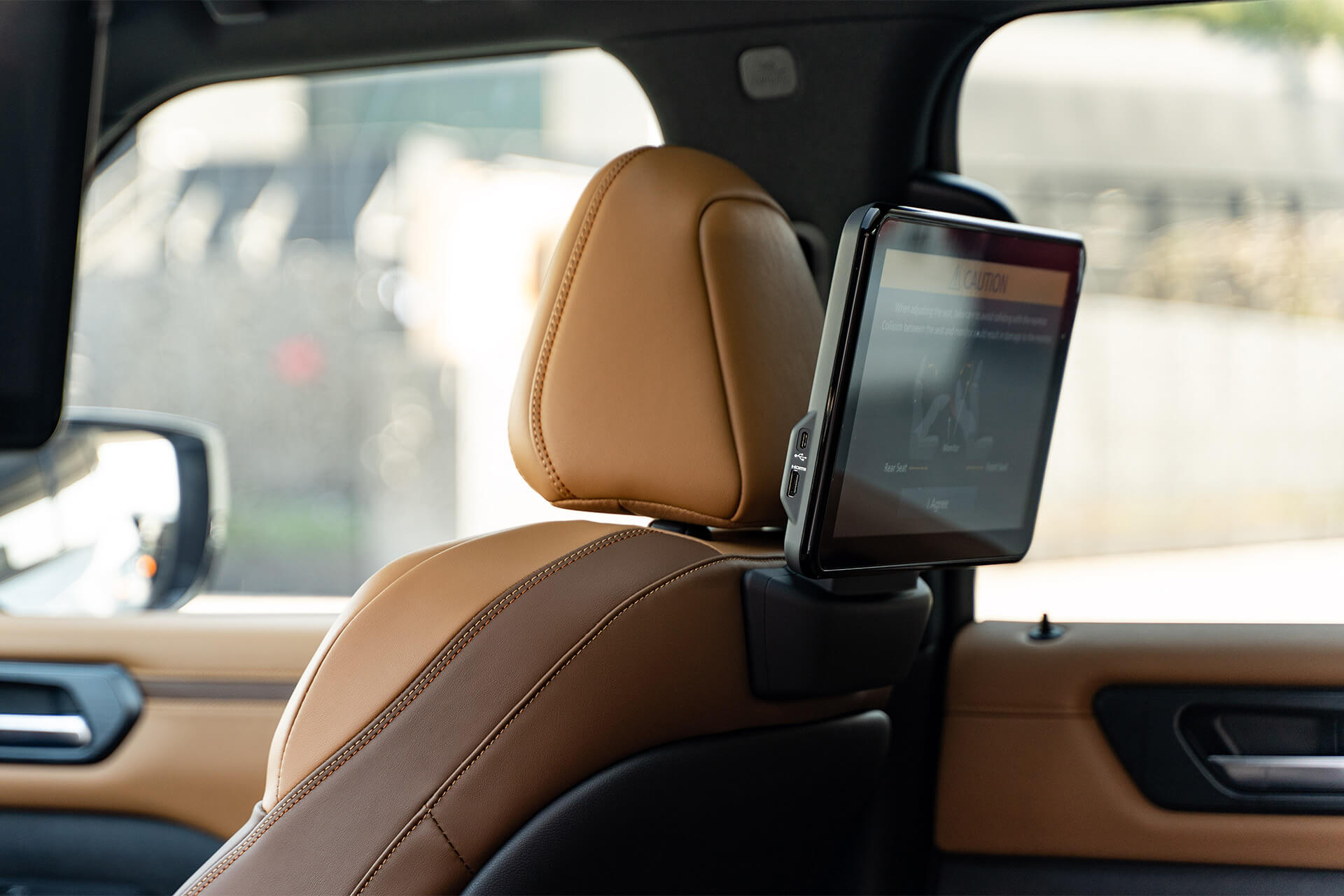 Nissan Patrol White Platinum City