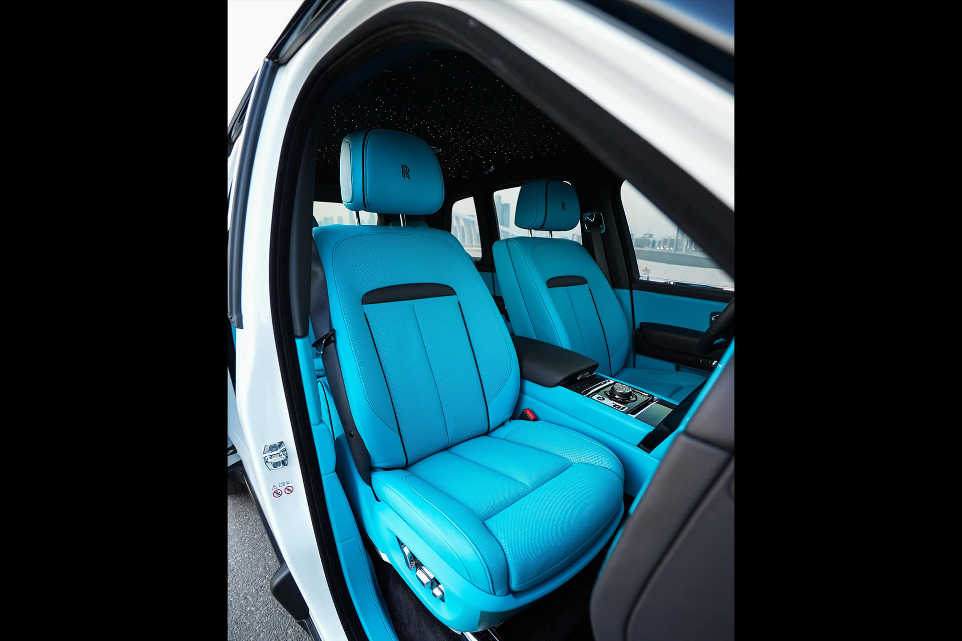 Rolls Royce Cullinan Black Badge White