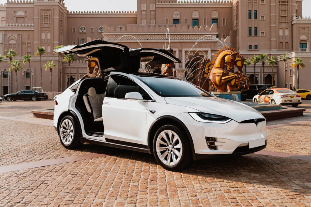TESLA MODEL X