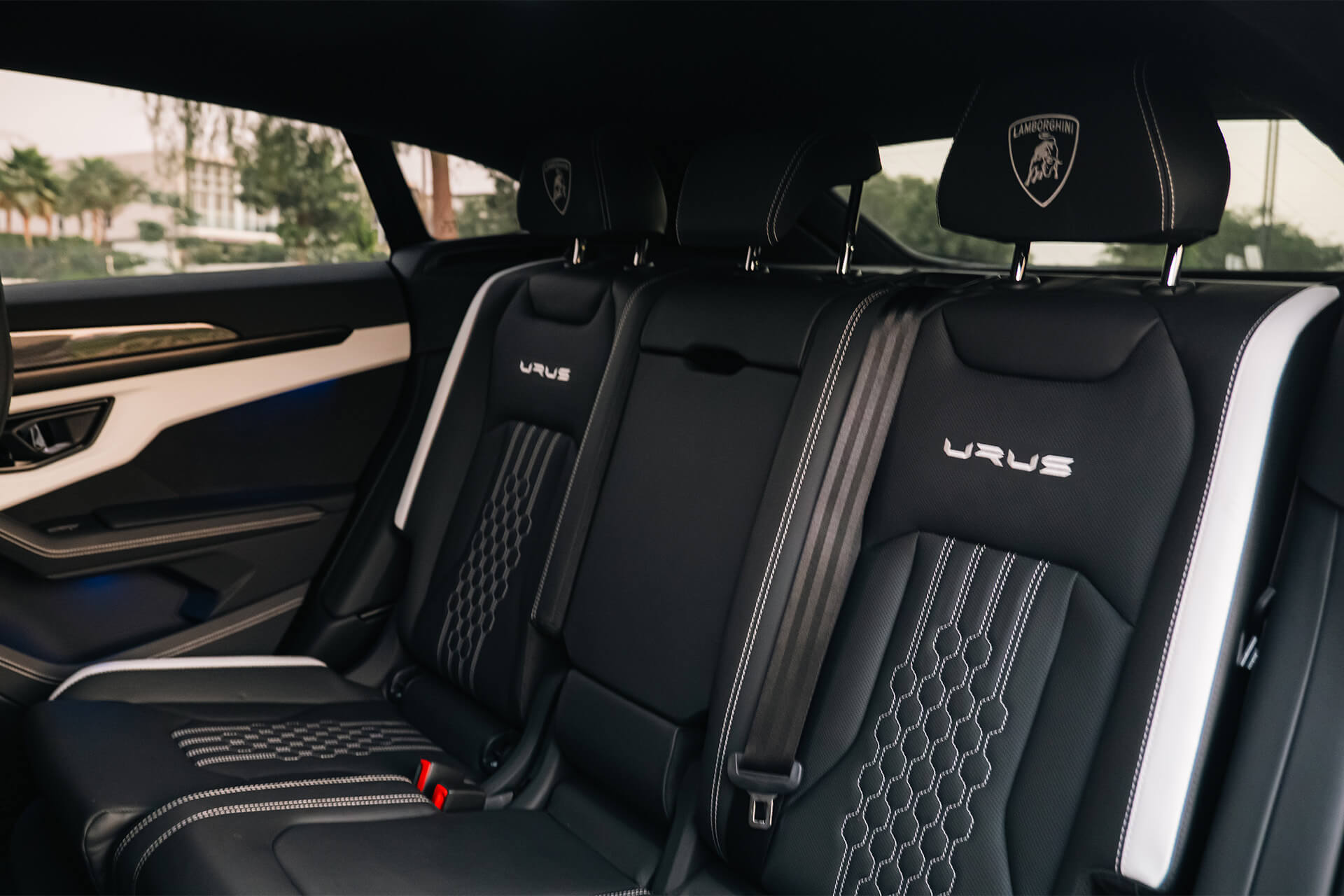 Lamborghini Urus S Nero Helene Metallic