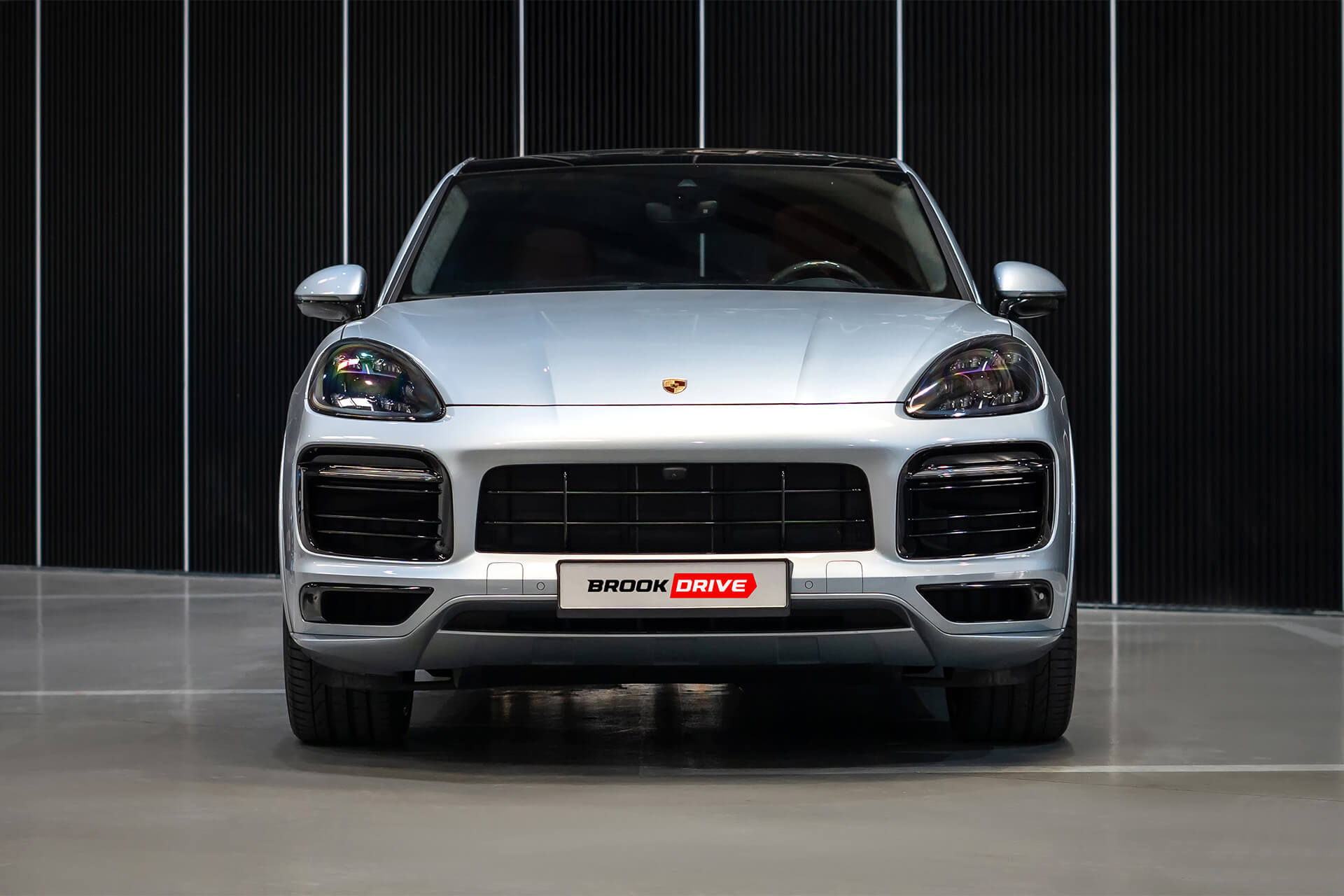Porsche Cayenne GTS Coupe Dolomite Silver Metallic