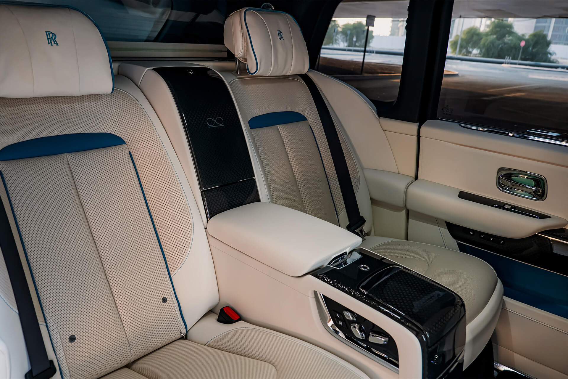 Rolls Royce Cullinan Black Badge Nardo Gray